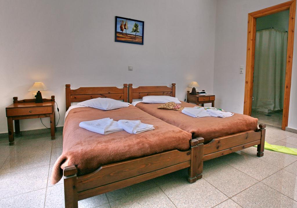 Hotel Pela Скала Калонис Екстериор снимка