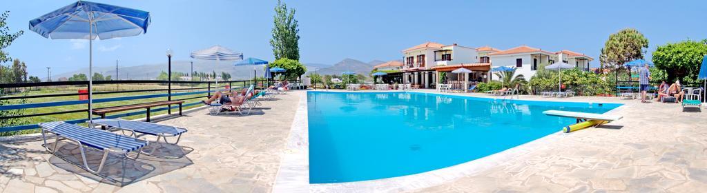 Hotel Pela Скала Калонис Екстериор снимка