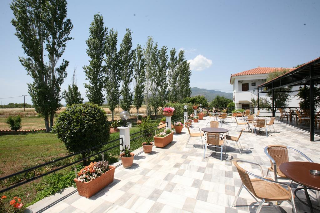 Hotel Pela Скала Калонис Екстериор снимка